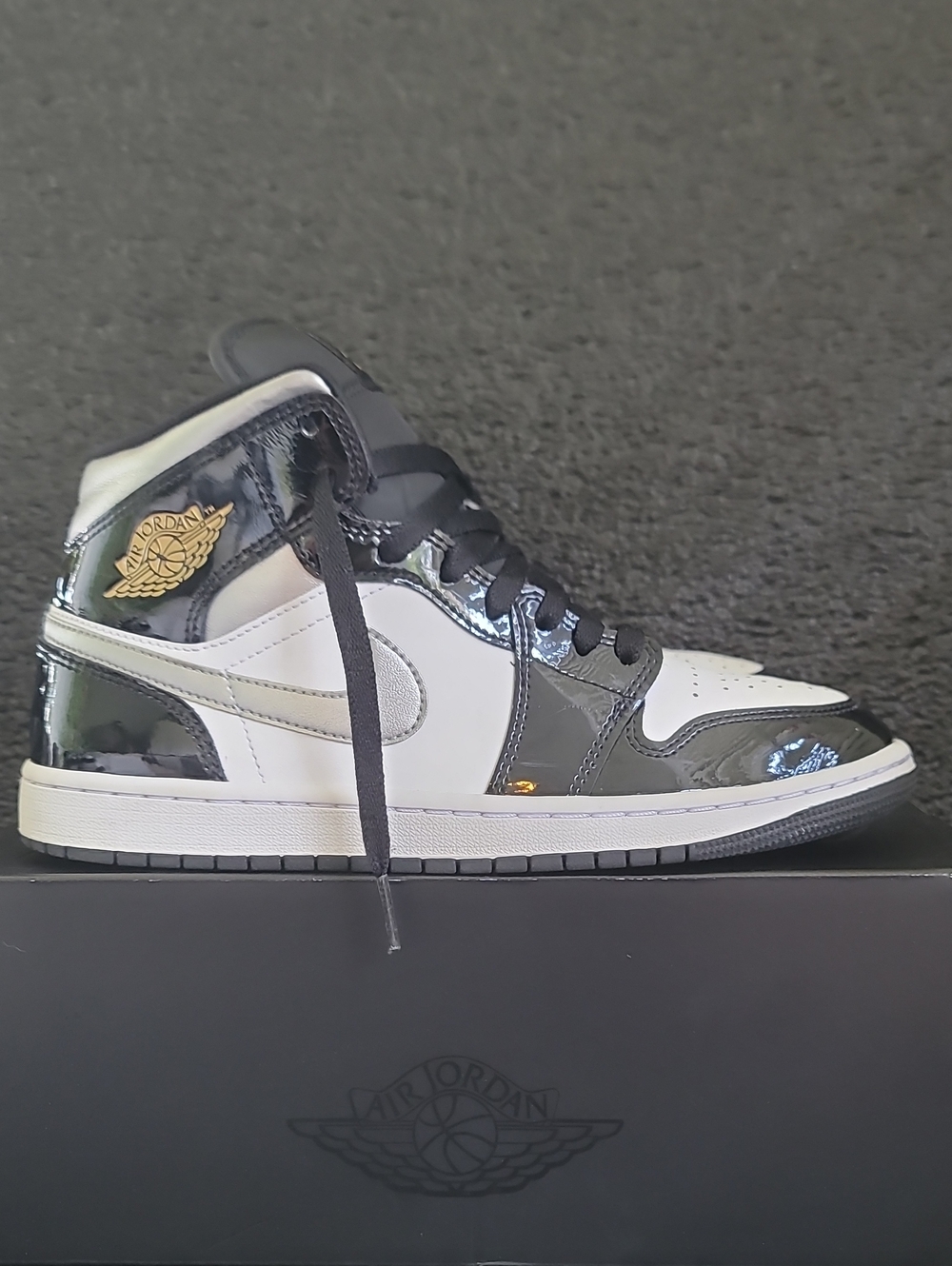 Nike Air Jordan 1 Mid SE "Metallic Silver/Metallic Gold" Mens 8 Fast Shipping - Picture 2 of 16